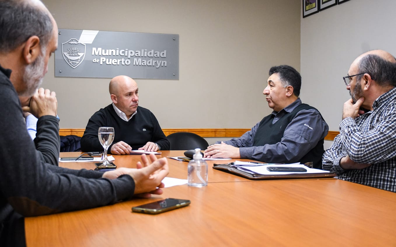 IMPORTANTE REUNIÓN PARA PROTEGER LA MANO DE OBRA LOCAL DEL SECTOR MARÍTIMO