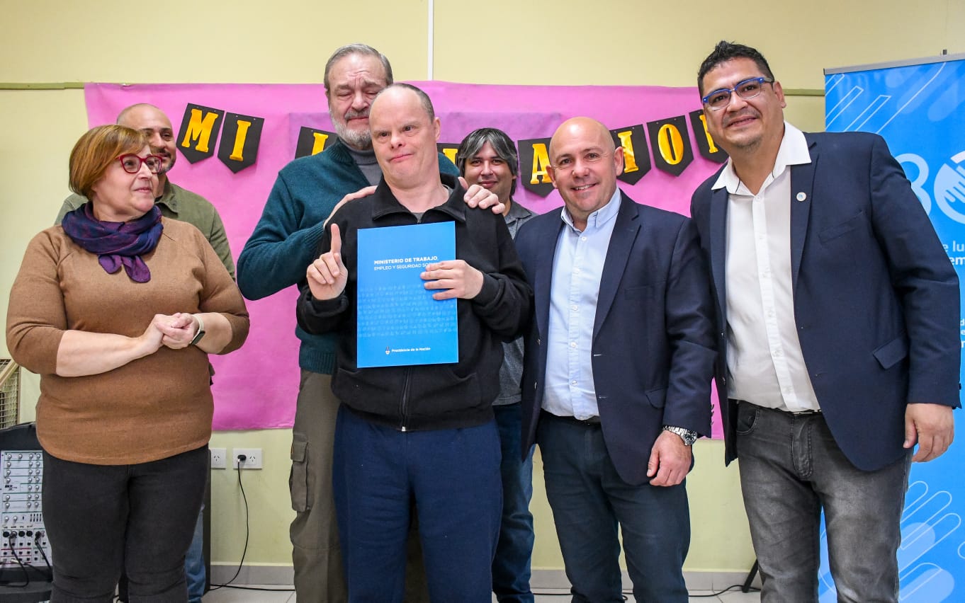 ENTREGARON CERTIFICADOS PARA QUE INTEGRANTES DE CERELADI PUEDAN INICIAR LOS TRÁMITES JUBILATORIOS