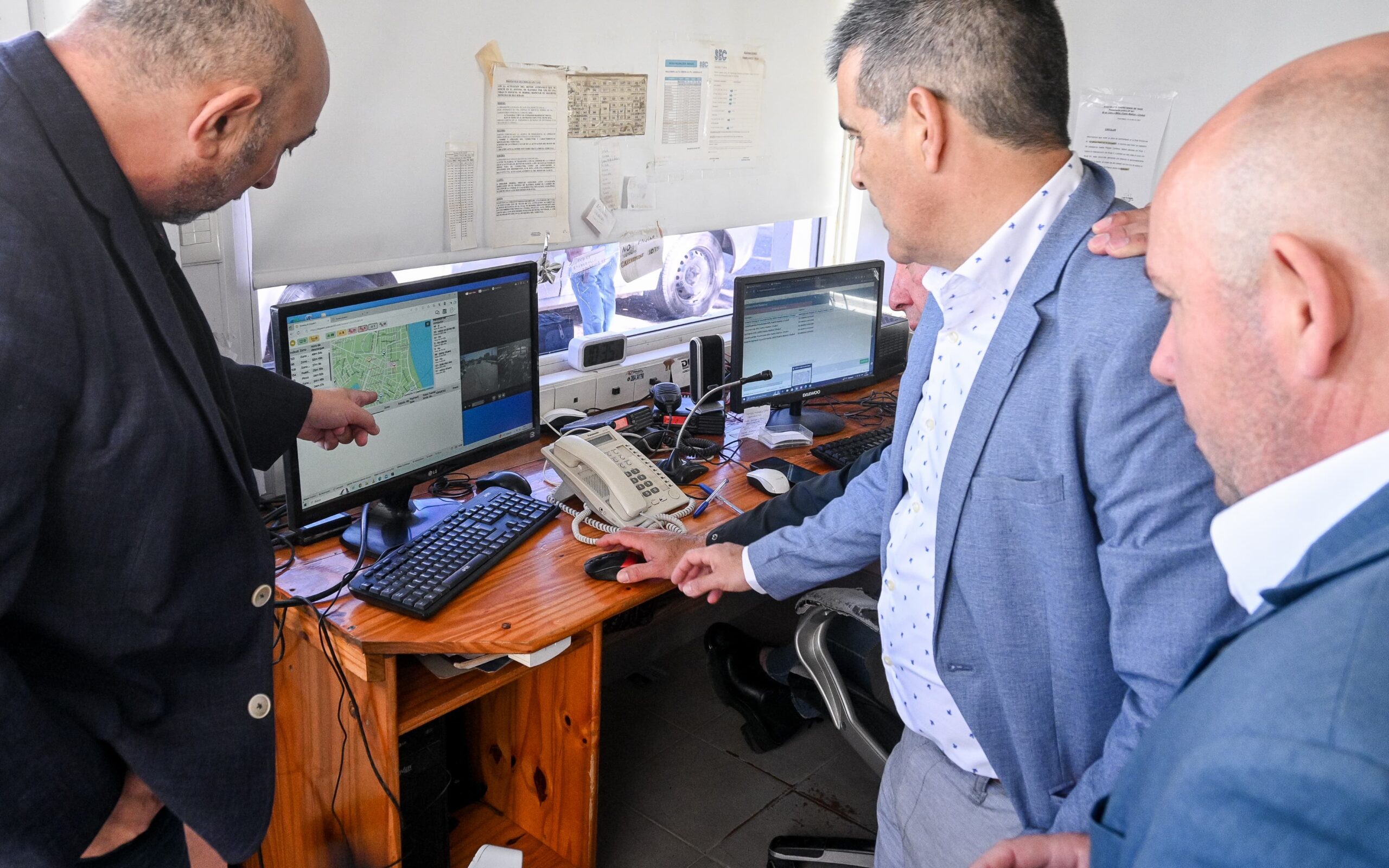 SASTRE PRESENTÓ LAS APLICACIONES QUE FUNCIONARÁN EN PUERTO MADRYN PARA MODERNIZAR EL SERVICIO DE TAXIS