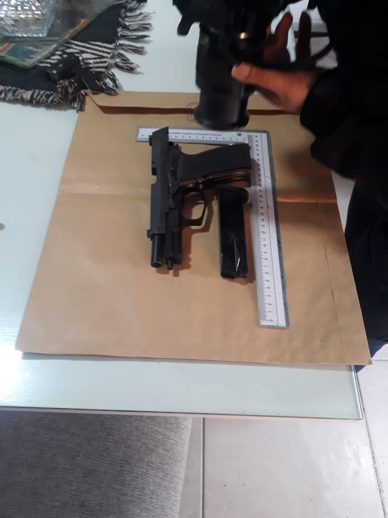 PADRE E HIJO SE ENFRENTARON A TIROS