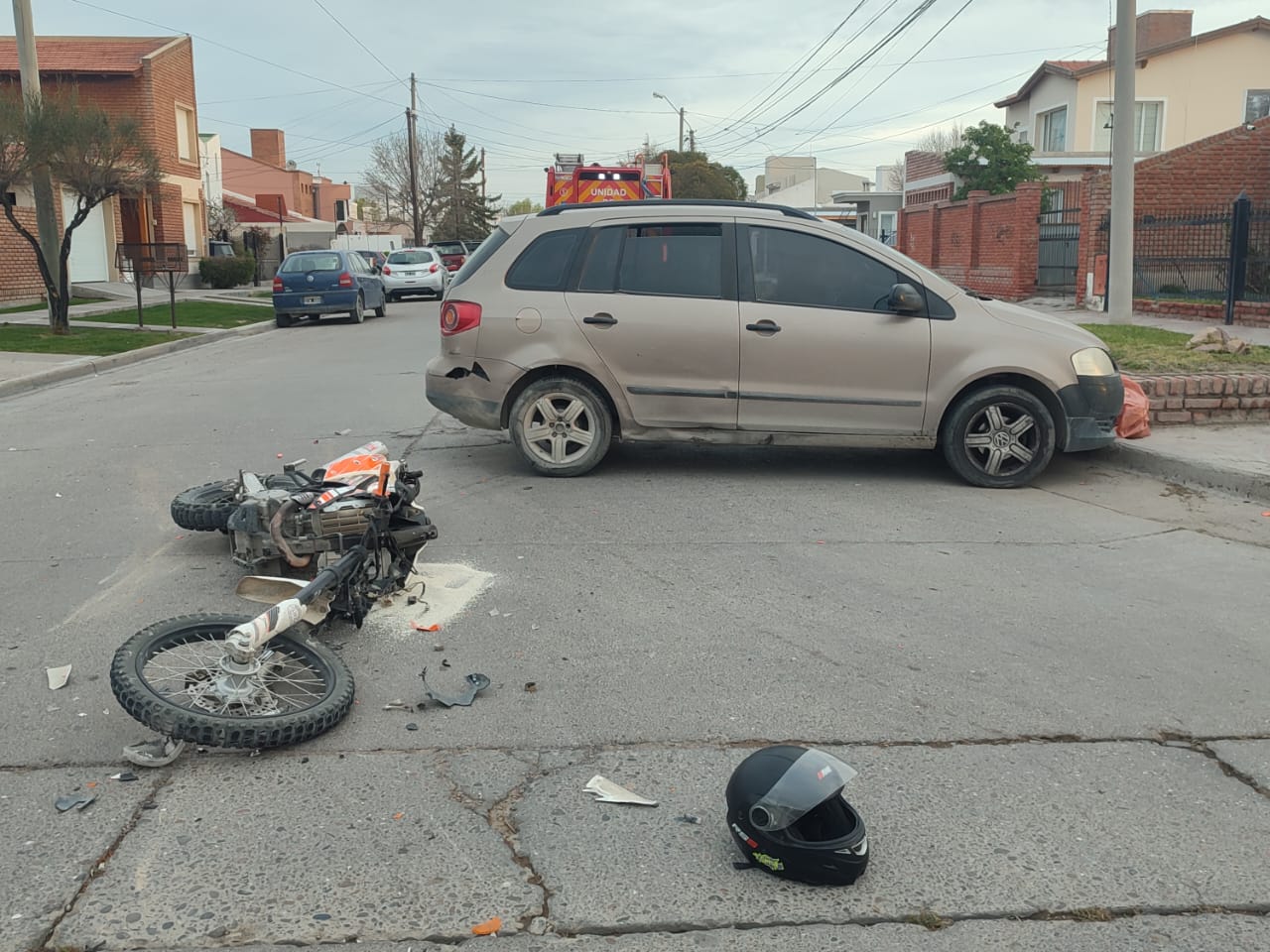 HOSPITALIZARON A MOTOCICLISTA LUEGO DE UN FUERTE CHOQUE EN MADRYN