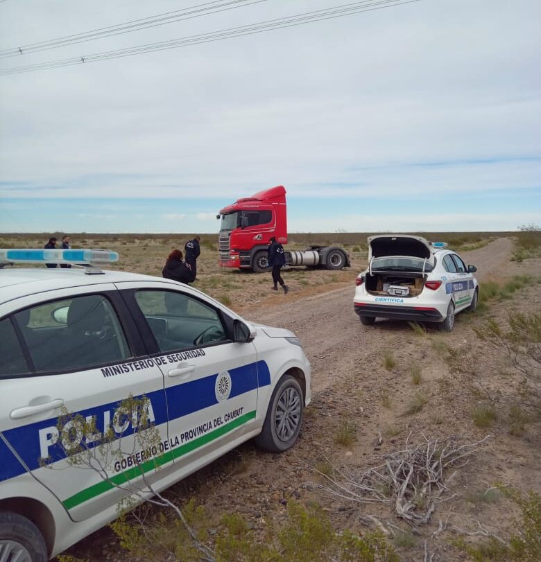CAMIONERO FUE ASALTADO Y CONDUJO POR VARIOS KILÓMETROS CON UN ARMA APUNTADOLE LA CABEZA