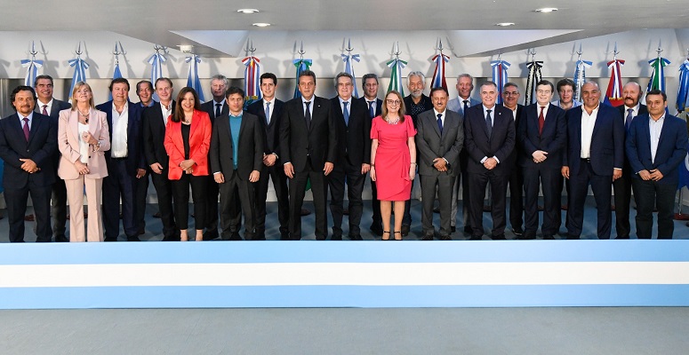 MASSA JUNTO A GOBERNADORES DEFINIERON ESTRATEGIA DE CAMPAÑA