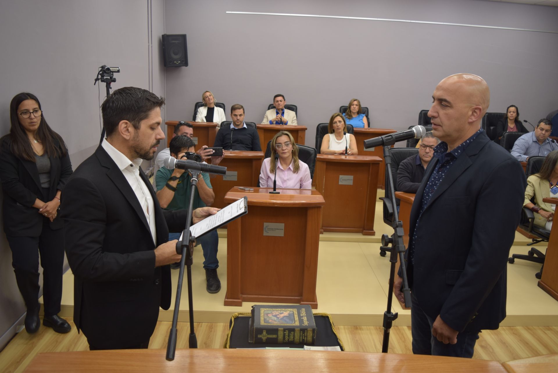 EL N°12: WALTER HERRERO ASUMIÓ COMO CONCEJAL