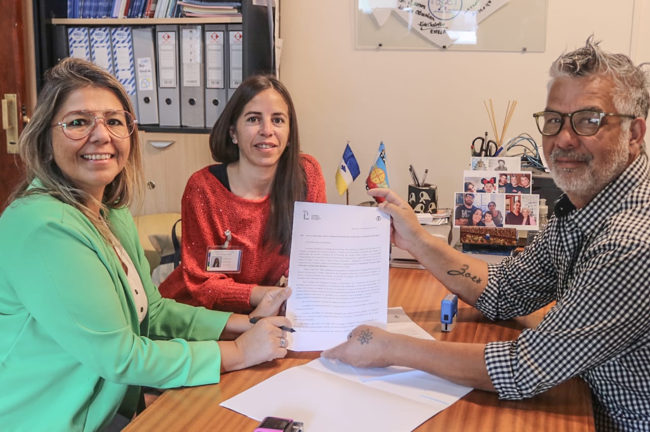 SE FIRMÓ EN CHUBUT EL ACTA DE COMPROMISO CON EL PROGRAMA NACIONAL SOBRE EL DERECHO A LA IDENTIDAD BIOLÓGICA