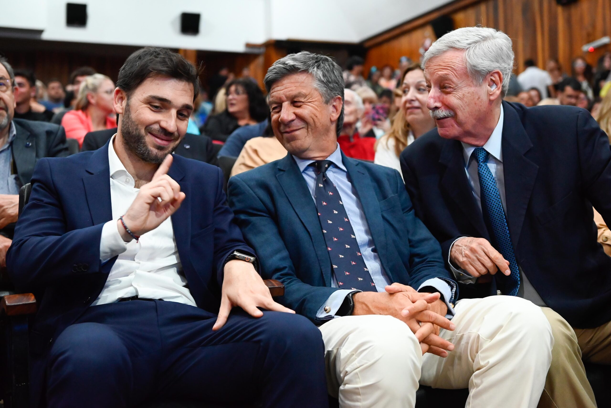 TORRES ACOMPAÑÓ A DAMIÁN BISS EN LA ASUNCIÓN DE SU NUEVO MANDATO COMO INTENDENTE DE LA LOCALIDAD DE RAWSON