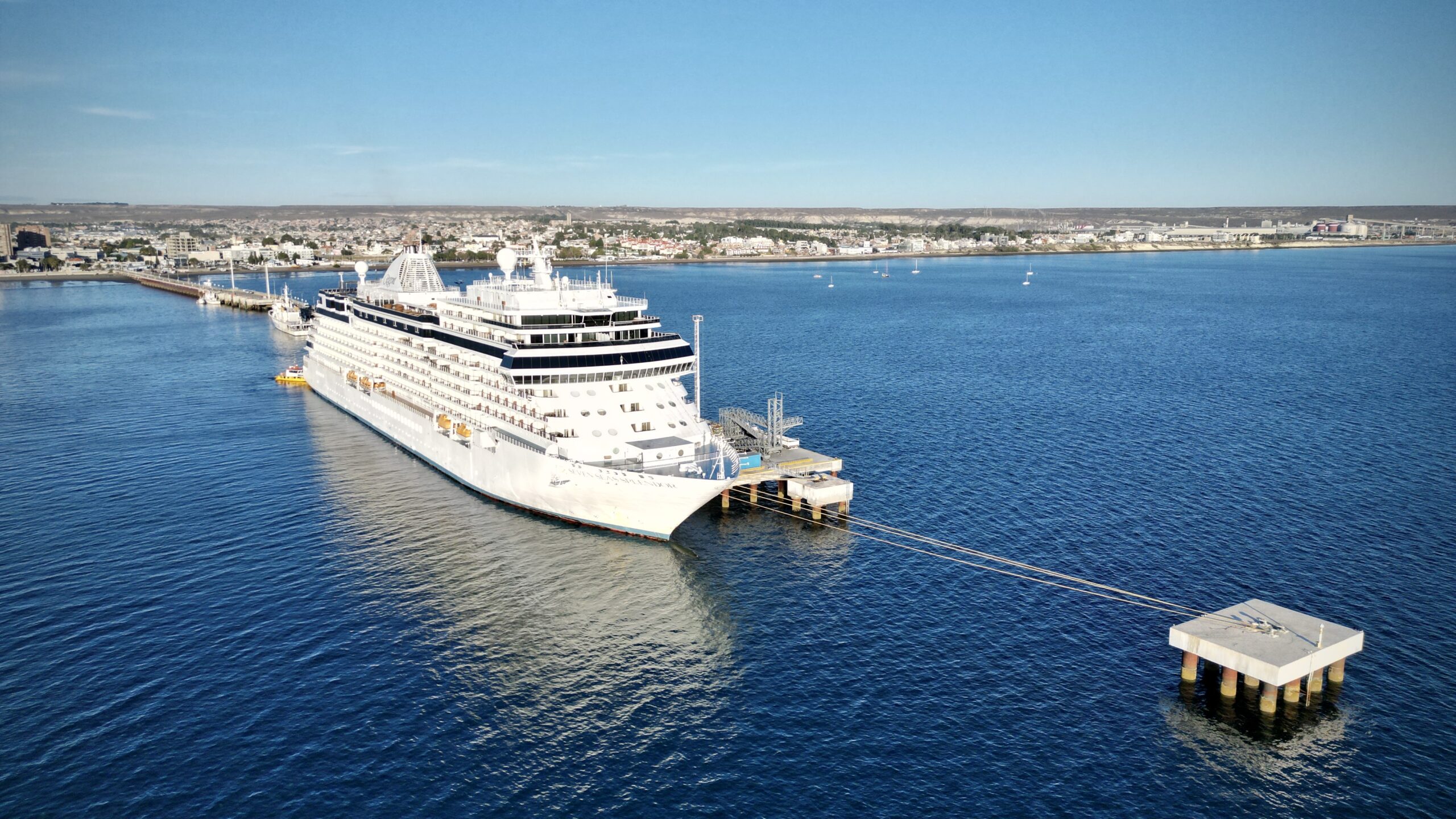 EL SEVEN SEAS SPLENDOR PASÓ POR PUERTO MADRYN