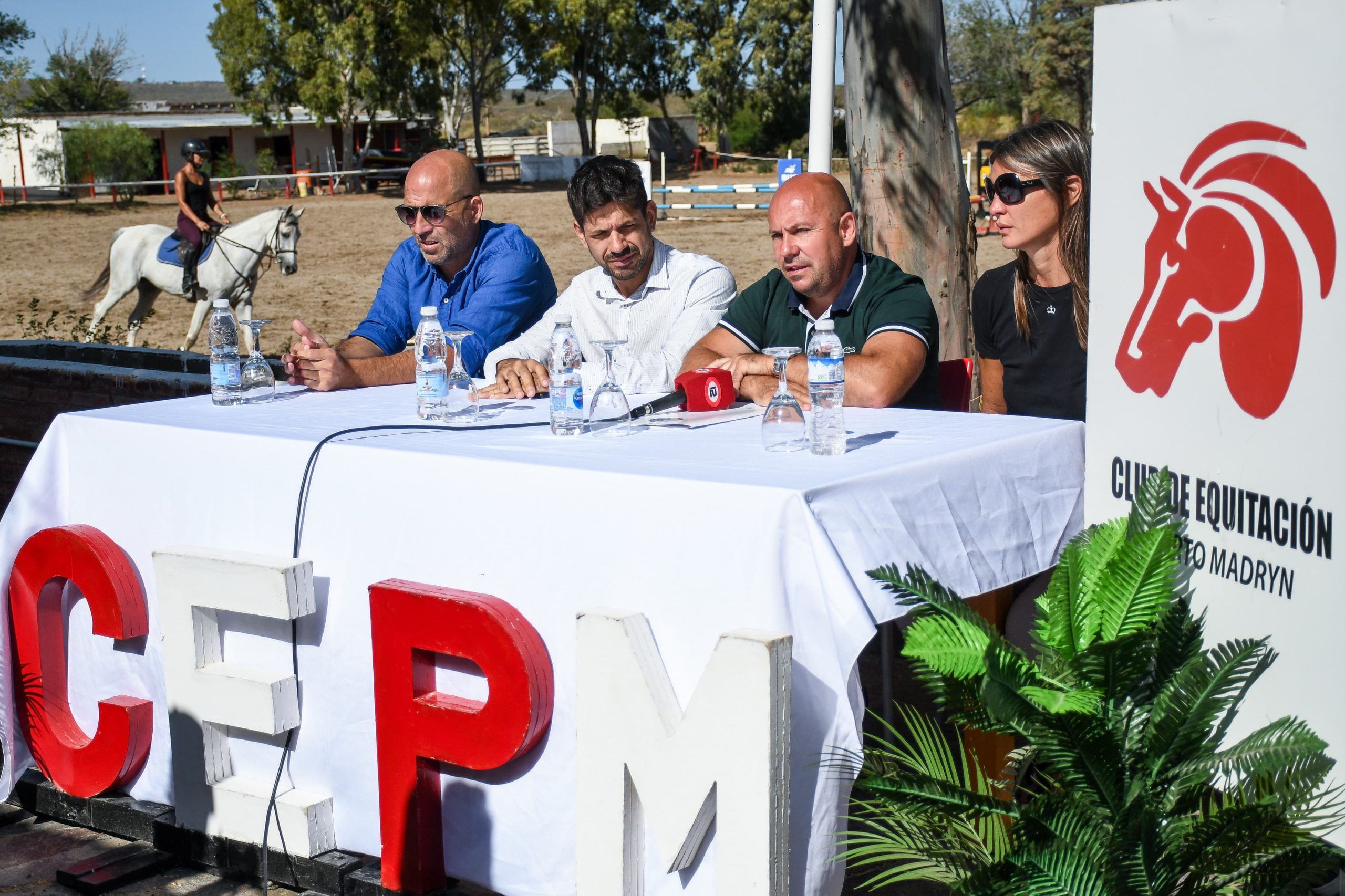SASTRE PRESENTÓ LA COPA DE VERANO DE EQUITACIÓN EN PUERTO MADRYN