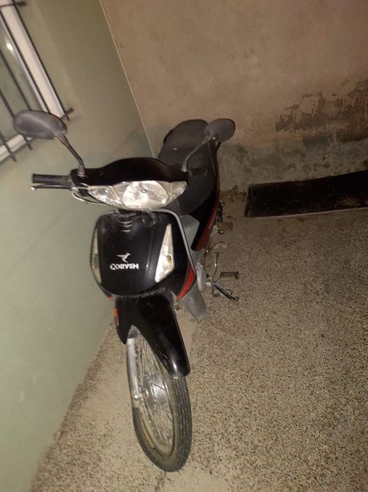 DOS DETENIDOS POR INTENTAR ROBAR UNA MOTO