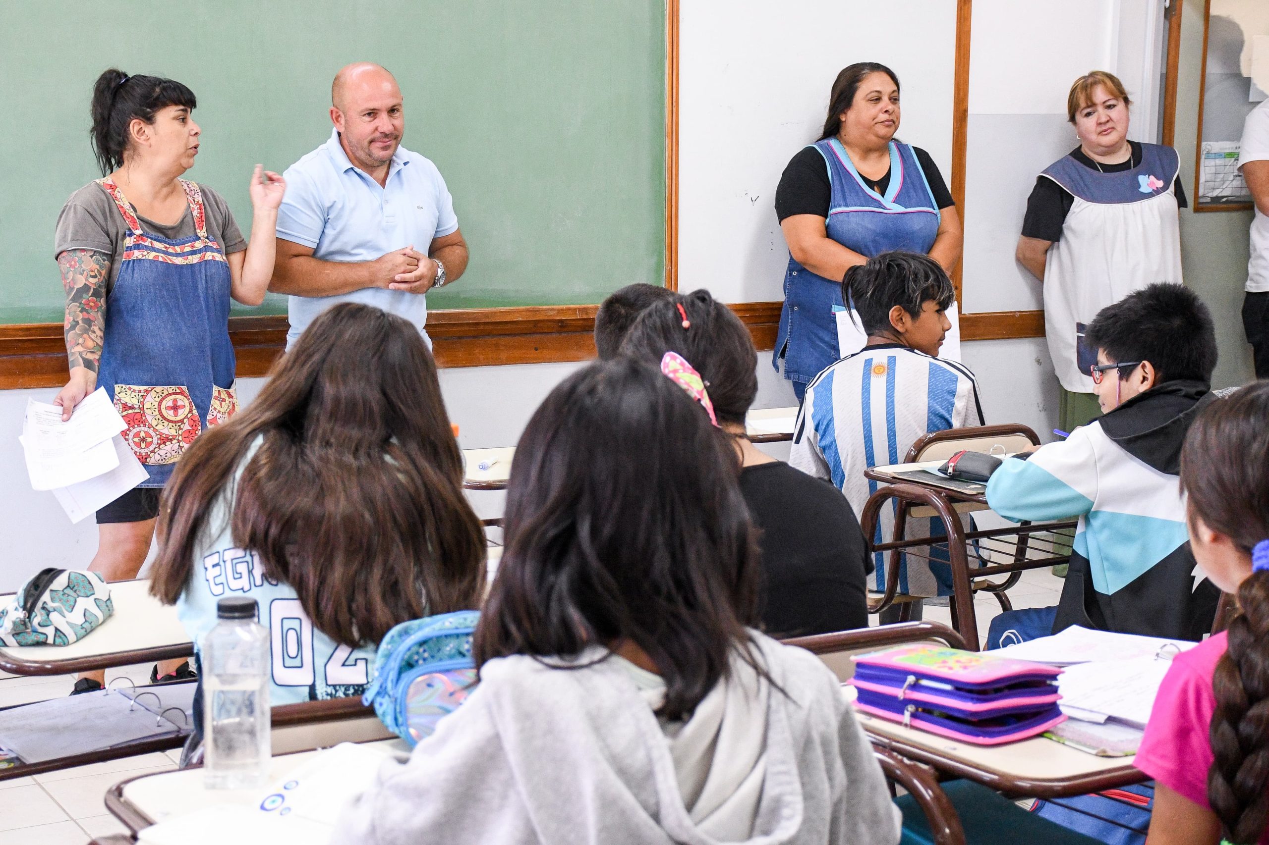 SASTRE ESTUVO EN EL CURSO DE PREINGRESO NIVELATORIO EN ESCUELAS MUNICIPALES