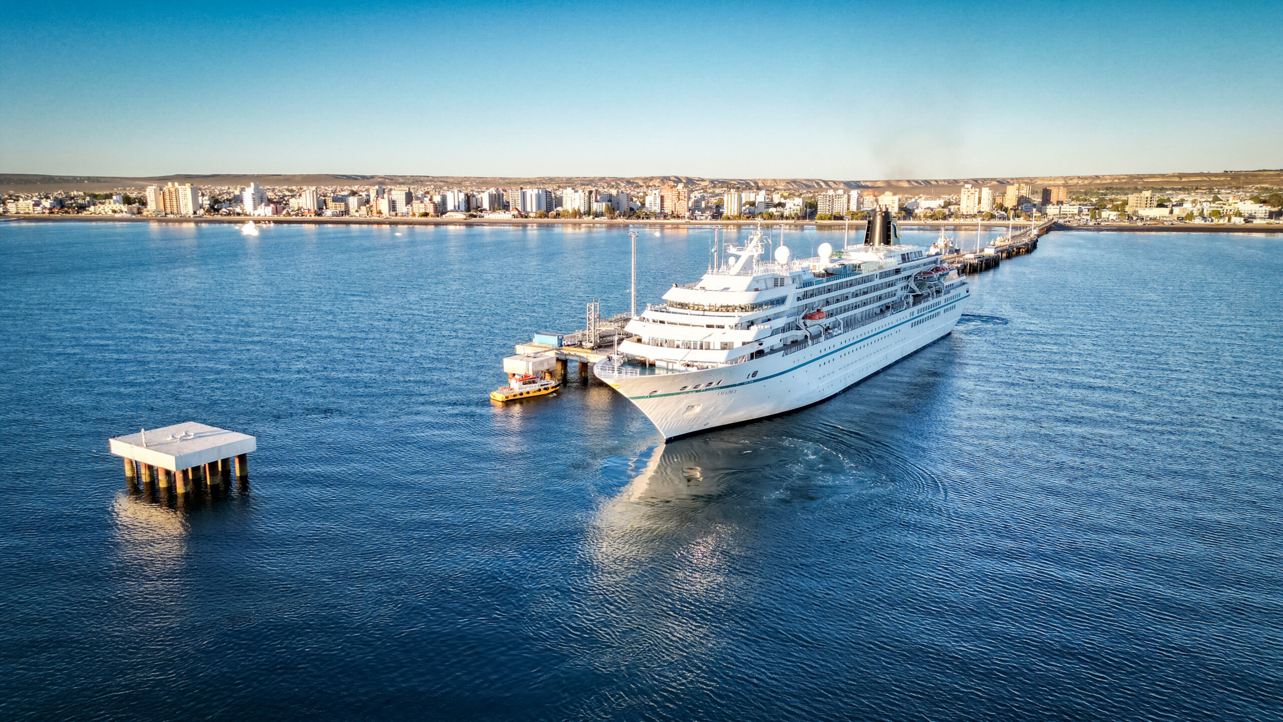 TEMPORADA DE CRUCEROS: EL MS AMADEA ARRIBÓ A PUERTO MADRYN
