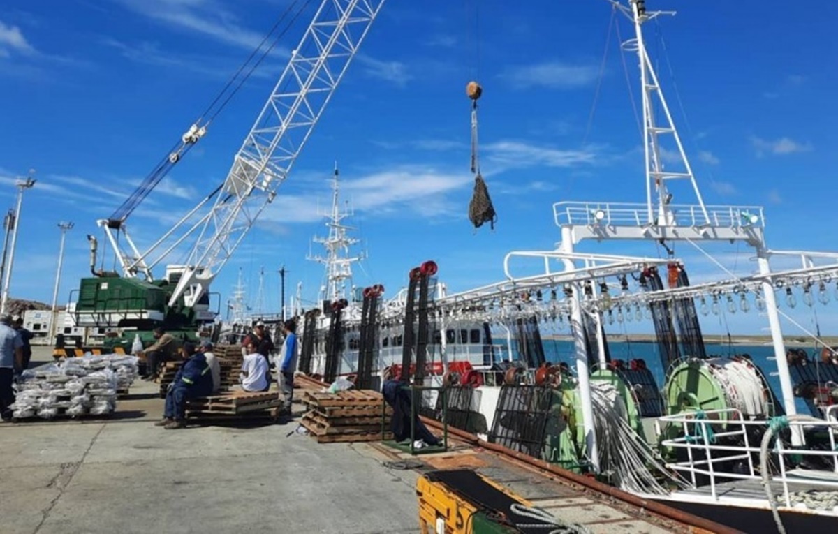Gremios evalúan un paro nacional en puertos
