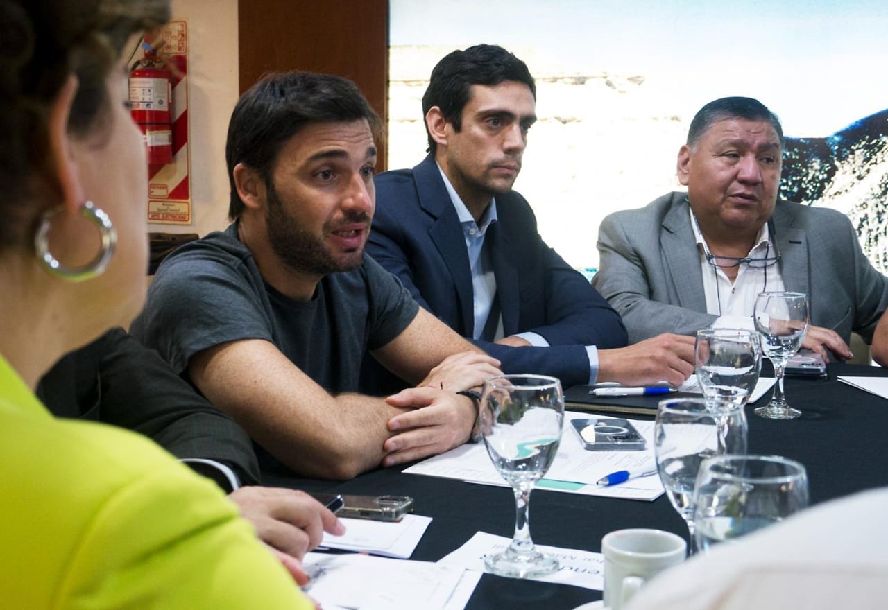 Torres reunió a las principales operadoras petroleras para conocer sus planes de inversión en la provincia