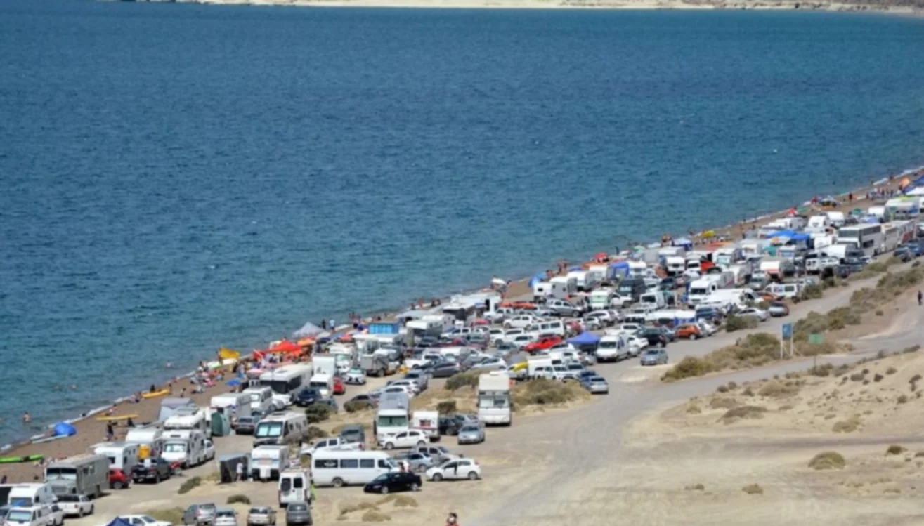 El estacionamiento en playa Paraná deberá ser perpendicularmente a la línea de marea