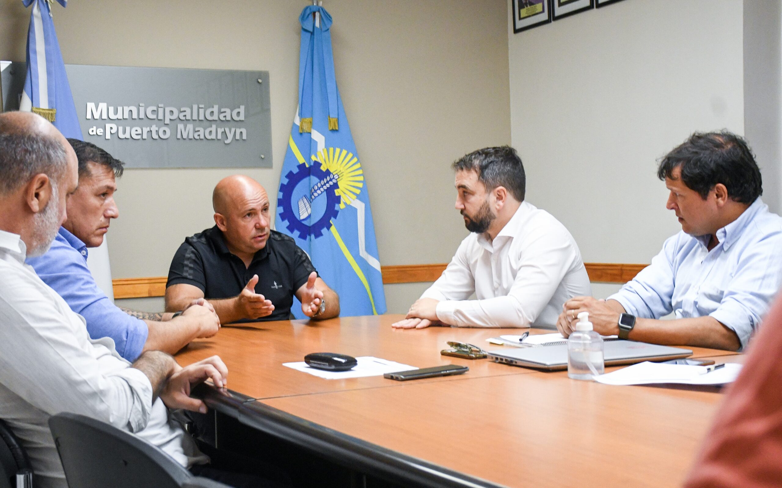 SASTRE SE REUNIÓ CON LAS AUTORIDADES DE LA ADMINISTRACIÓN DE VIALIDAD PROVINCIAL