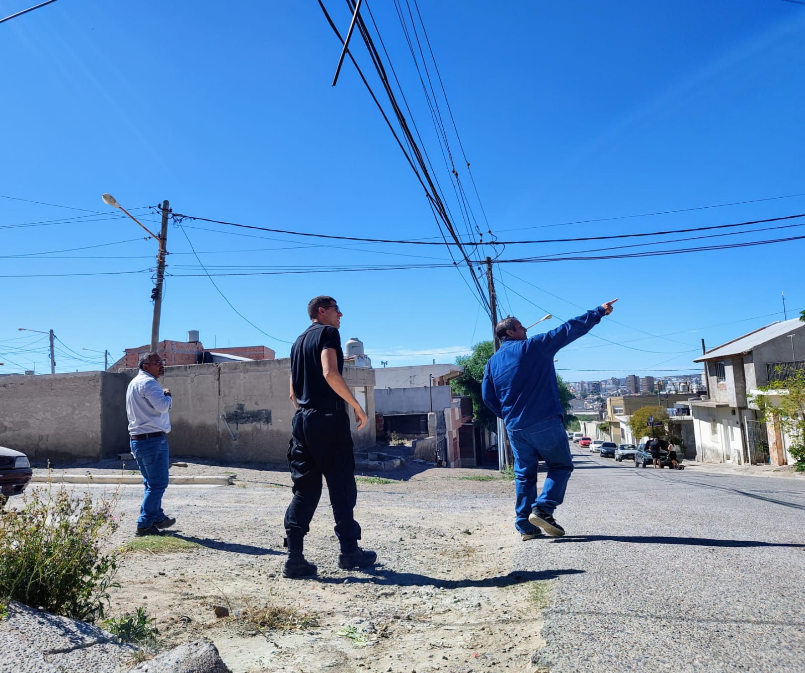 ATENTADO A REDES PROVOCA SERIOS DAÑOS AL SERVICIO DE ENERGÍA
