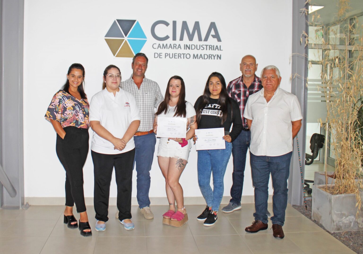 CIMA Patagonia entregó diplomas a pasantes que realizaron PPS en Loginter
