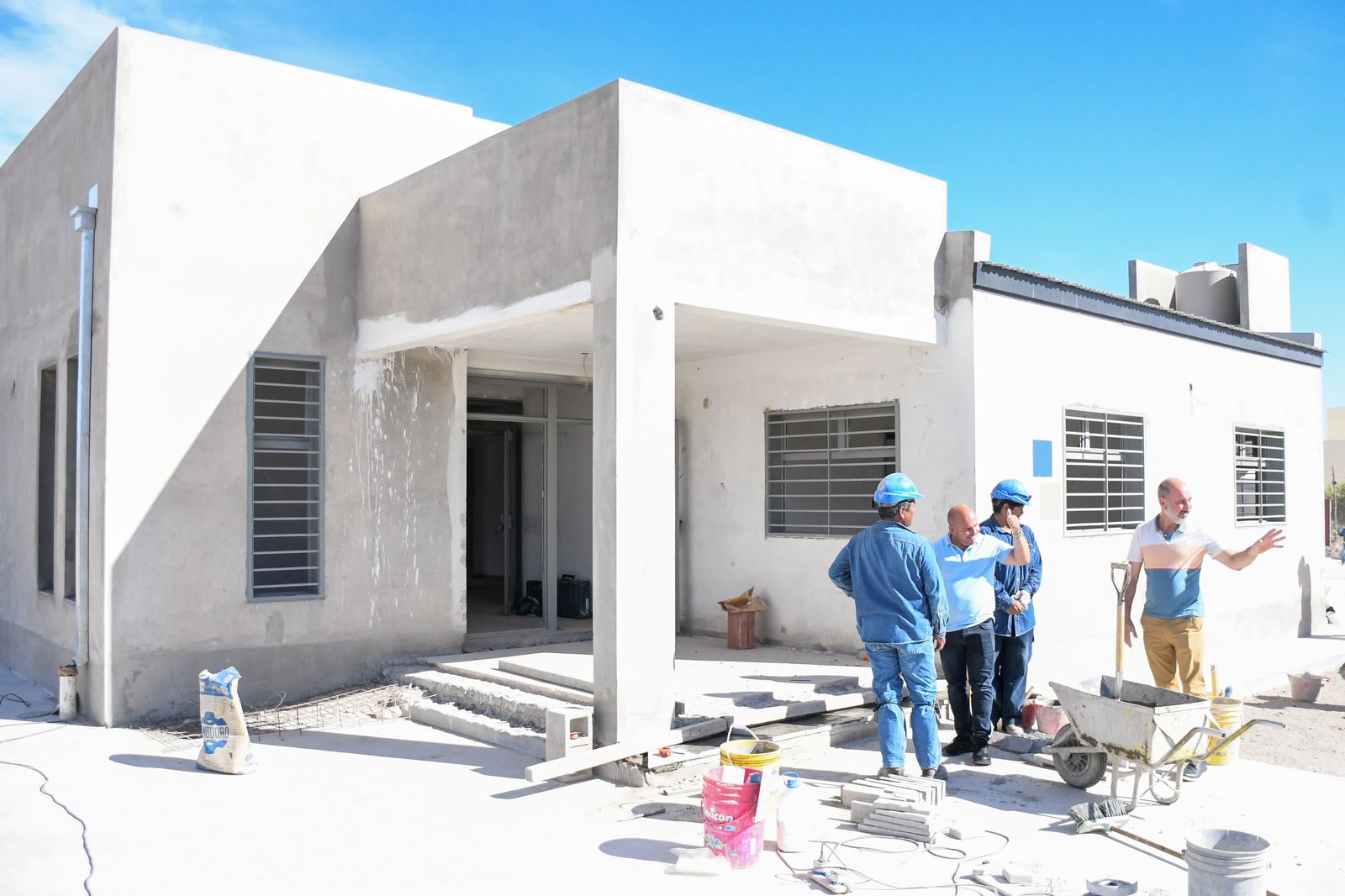 SASTRE RECORRIÓ LA OBRA DE LA COMISARÍA EN SOLANA