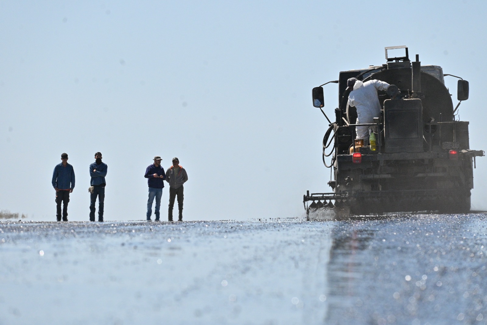 Vialidad Provincial avanza con la pavimentación de la ruta  de acceso a “El Doradillo”
