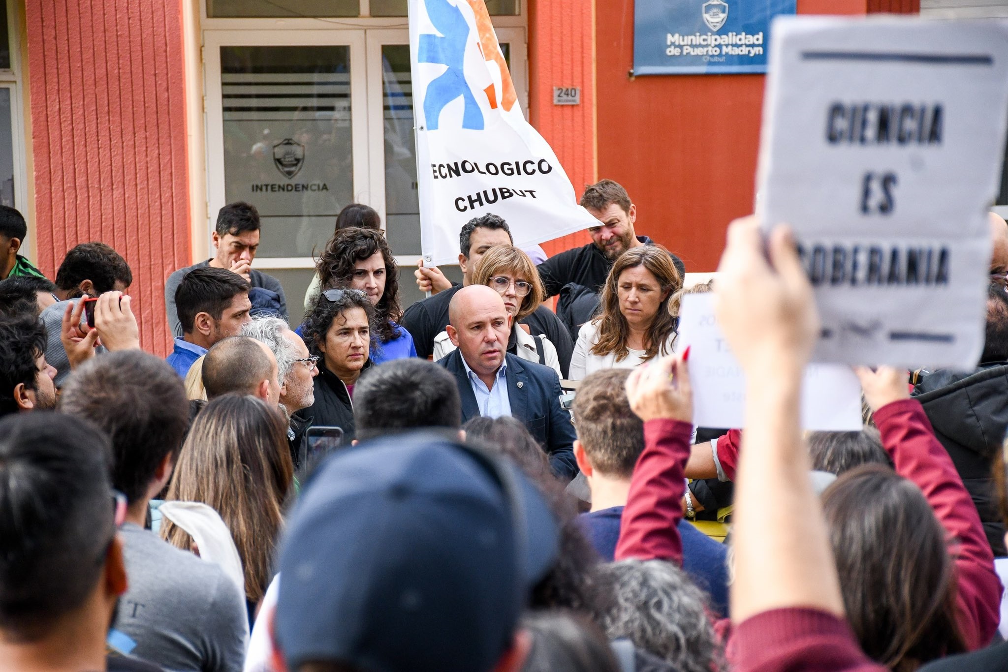 Sastre propuso reducir un 50% el valor de los servicios básicos a las universidades locales