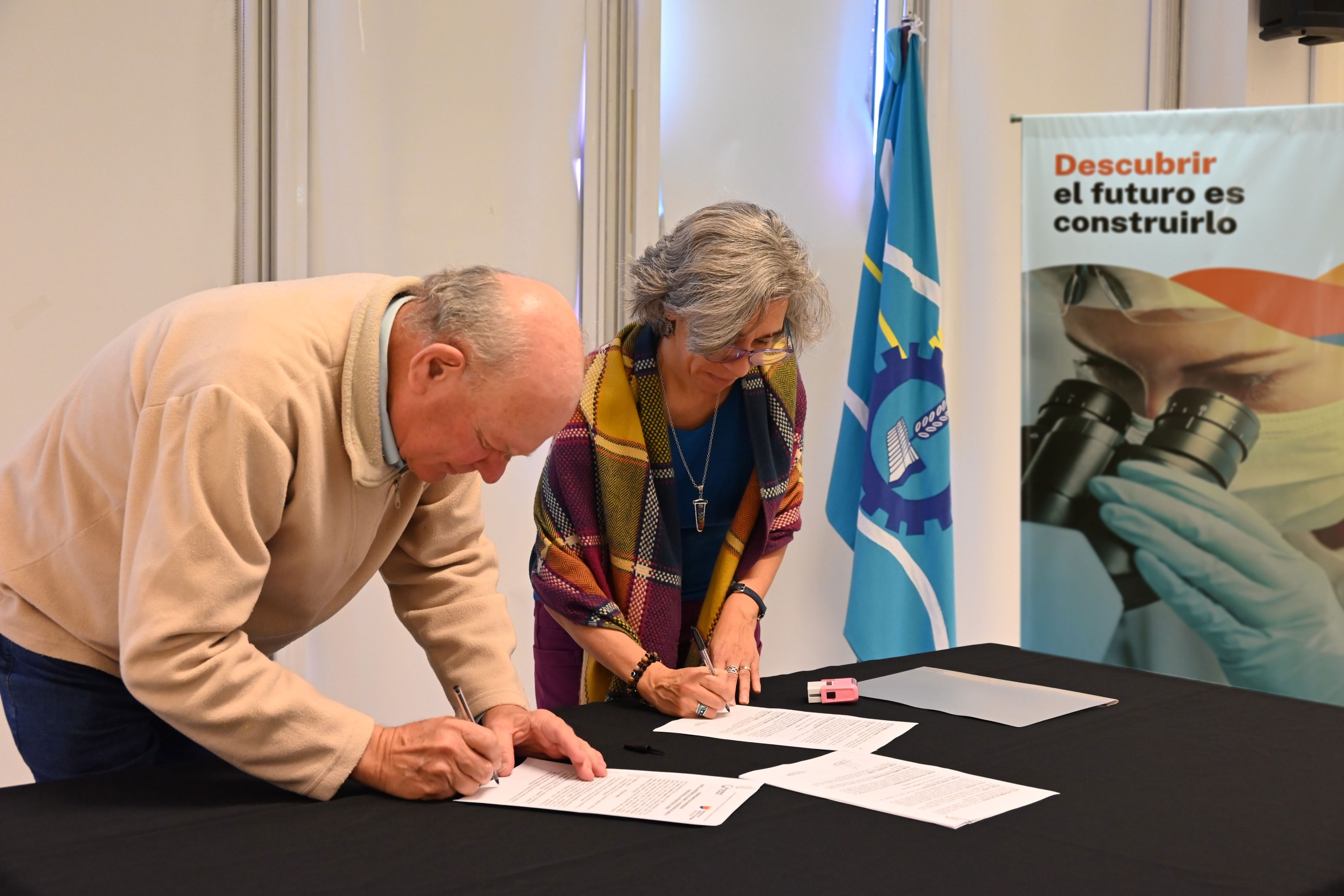 Provincia firmó un convenio marco de cooperación con la Universidad del Chubut