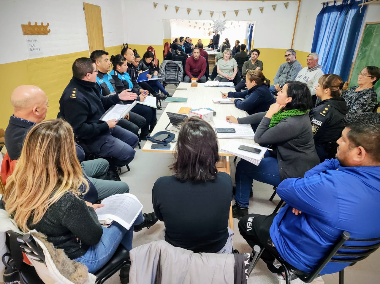 Reunión multisectorial en el Barrio Fontana