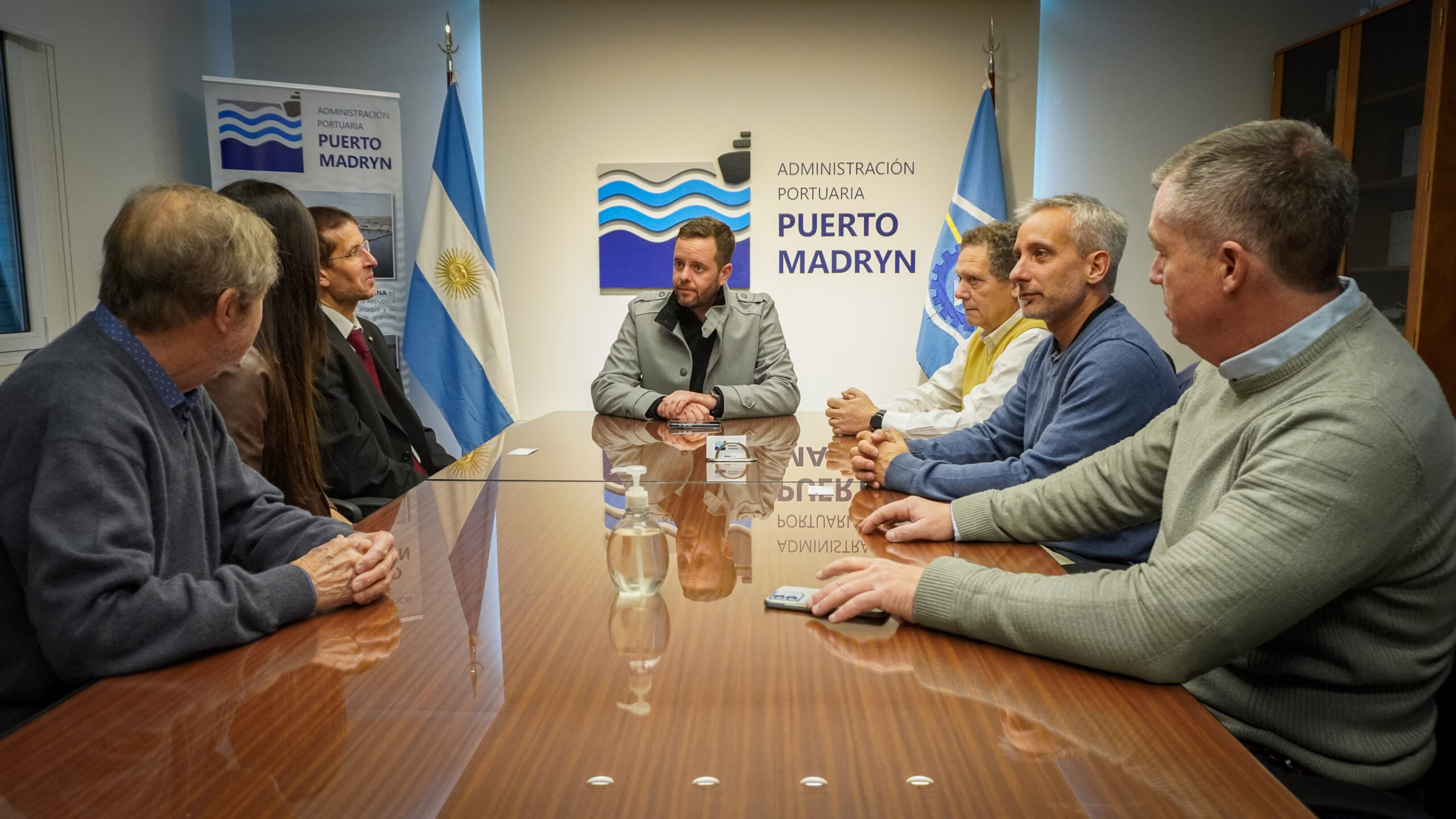 La Administración Portuaria de Madryn recibió la visita del cónsul de Italia en Bahía Blanca