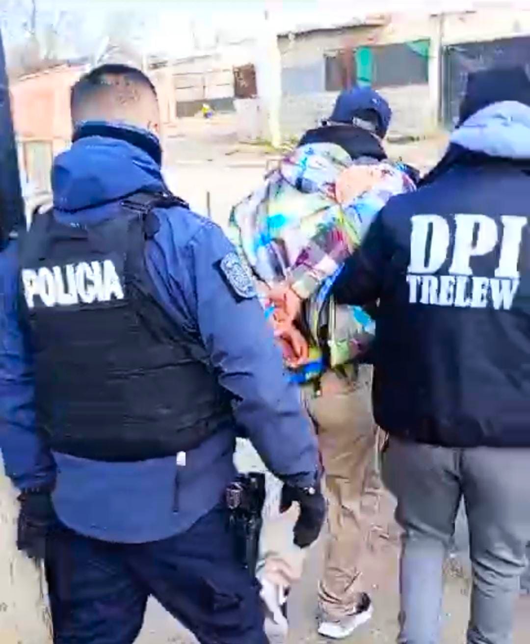 La Policía del Chubut detuvo a un sujeto que amenazó a un comerciante con un arma de fuego en Trelew