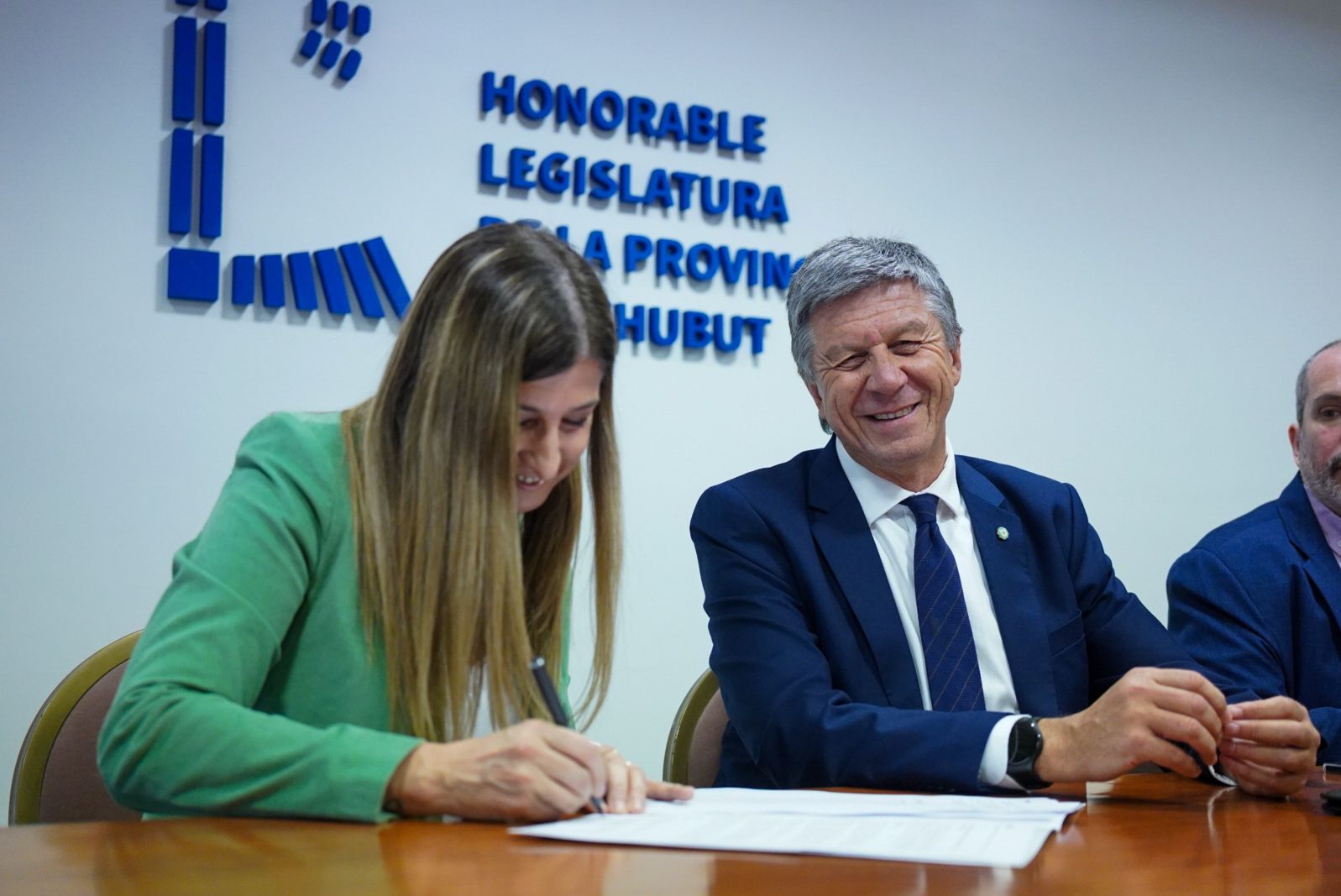 La Legislatura del Chubut firmó un convenio de colaboración con FOPEA