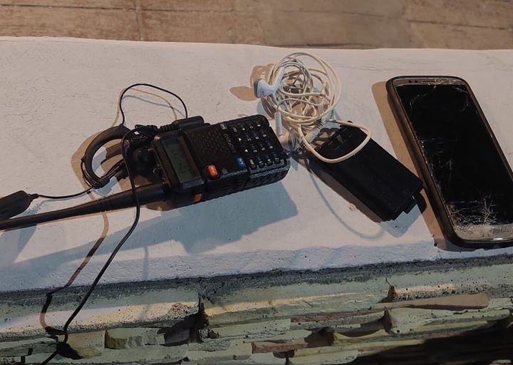 Demoran a un hombre por llevar un equipo de comunicación en Puerto Madryn