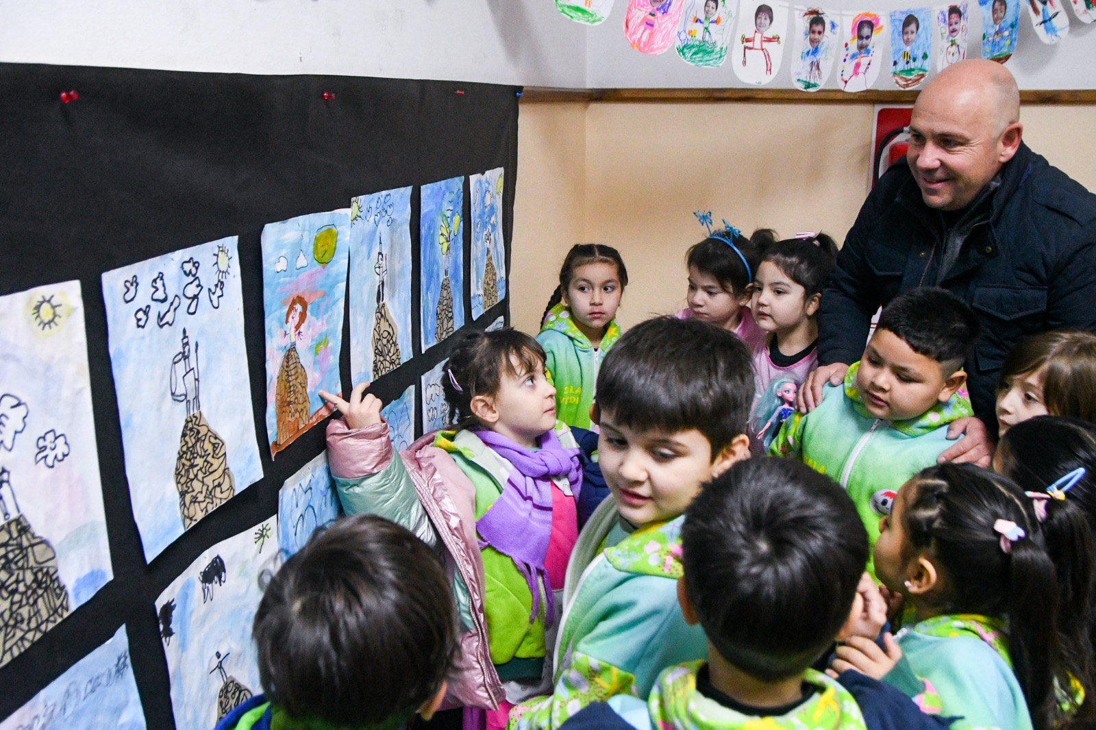 Sastre reconoció a quienes participaron del programa “Un dibujo para mi ciudad”