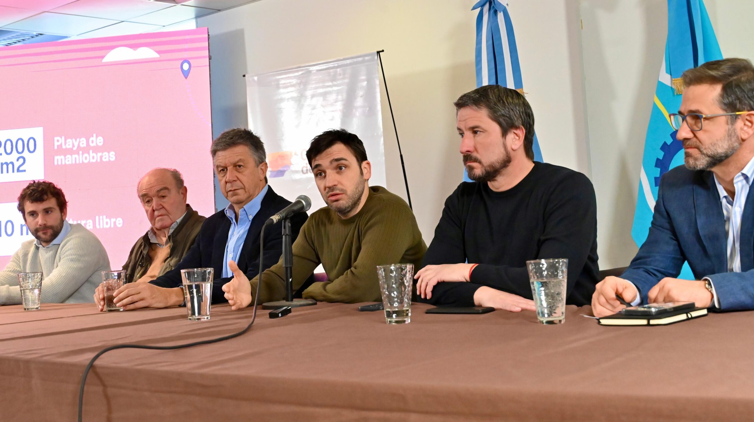 Torres anunció una inversión de 8 mil millones de pesos para la construcción de un nuevo Centro de Distribución
