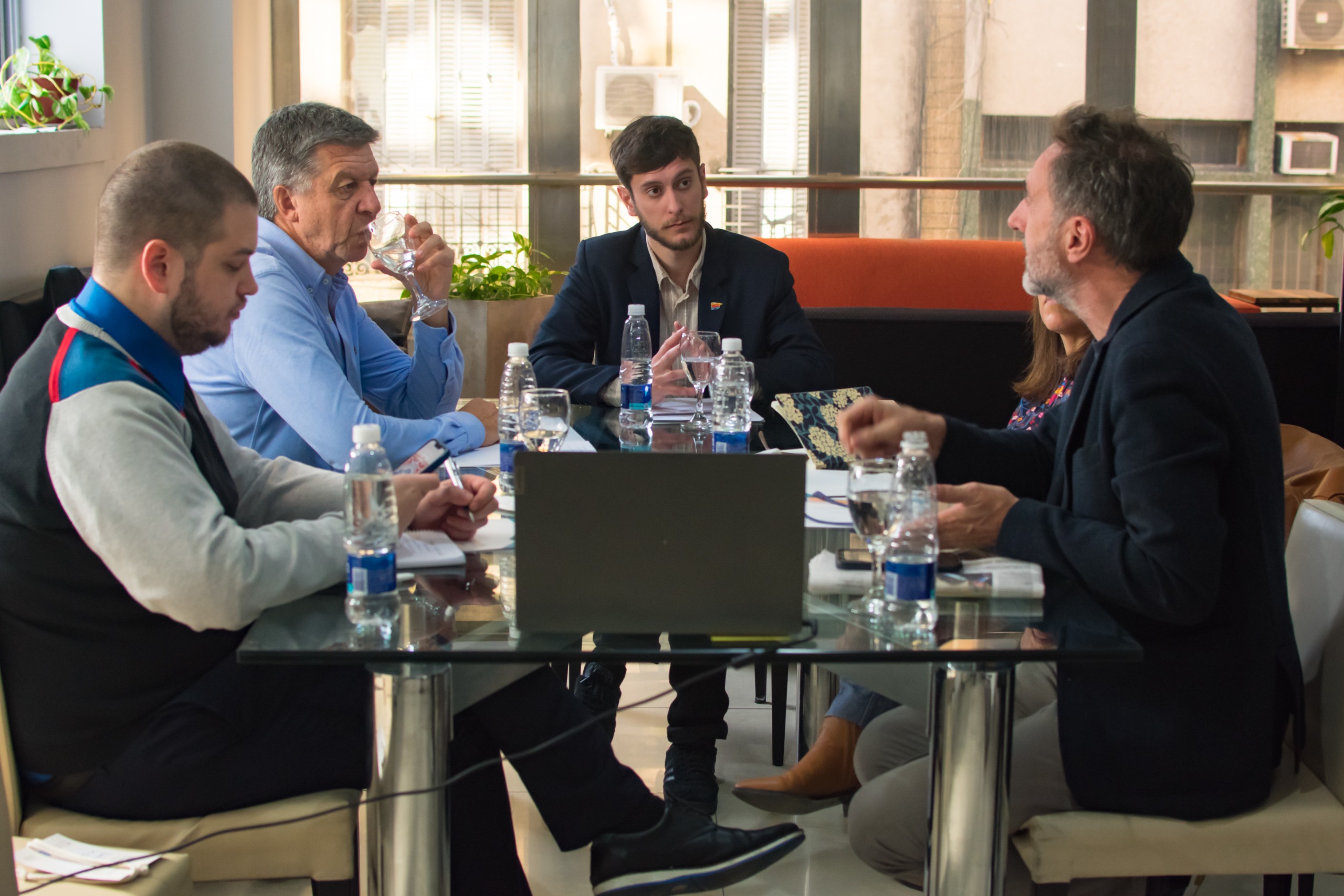 El vicegobernador Menna encabezó en Casa del Chubut encuentro clave para la agenda de Hidrógeno Verde