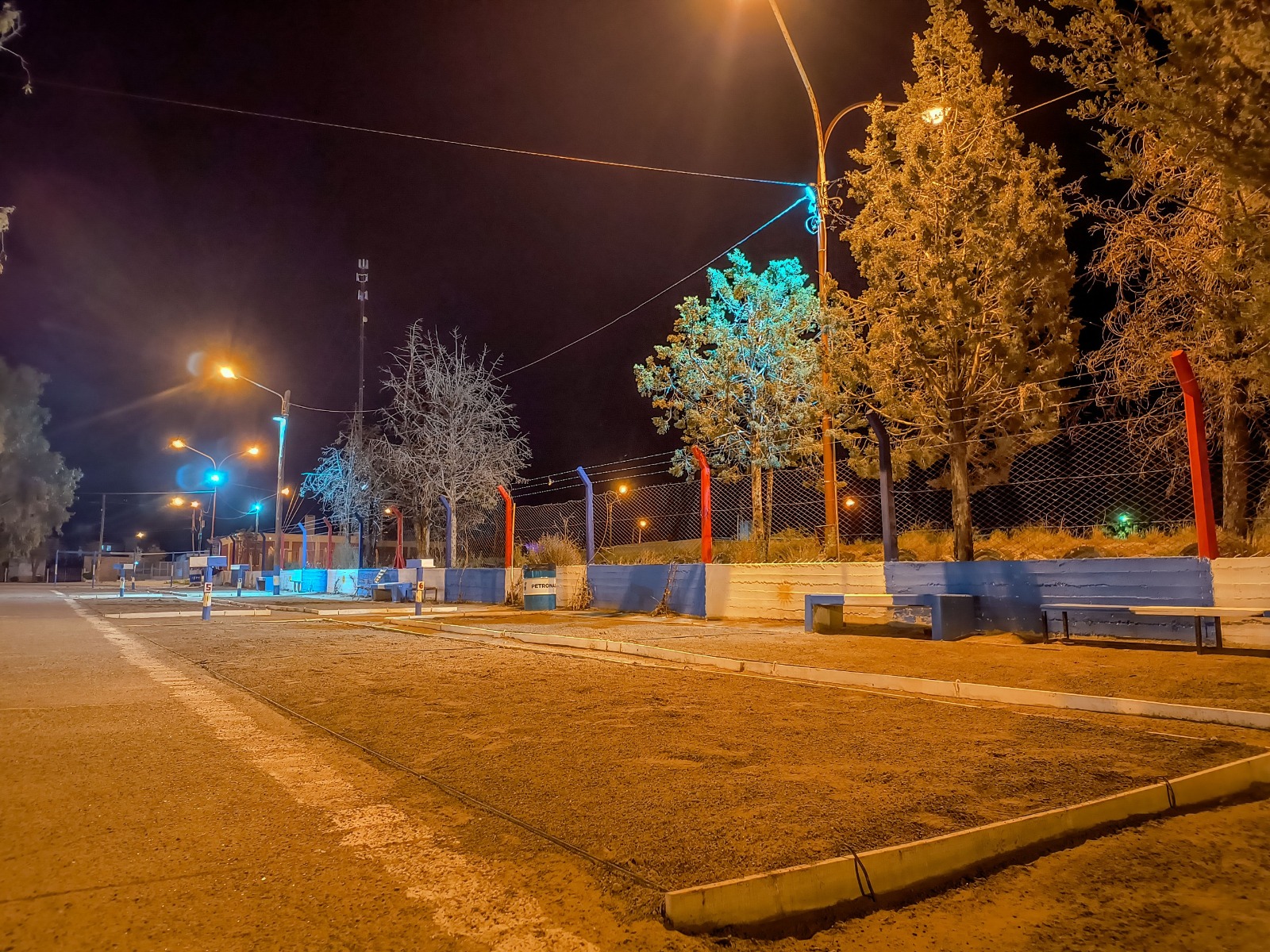 Servicoop mantiene un arduo trabajo de Optimización del alumbrado en distintos puntos de Madryn