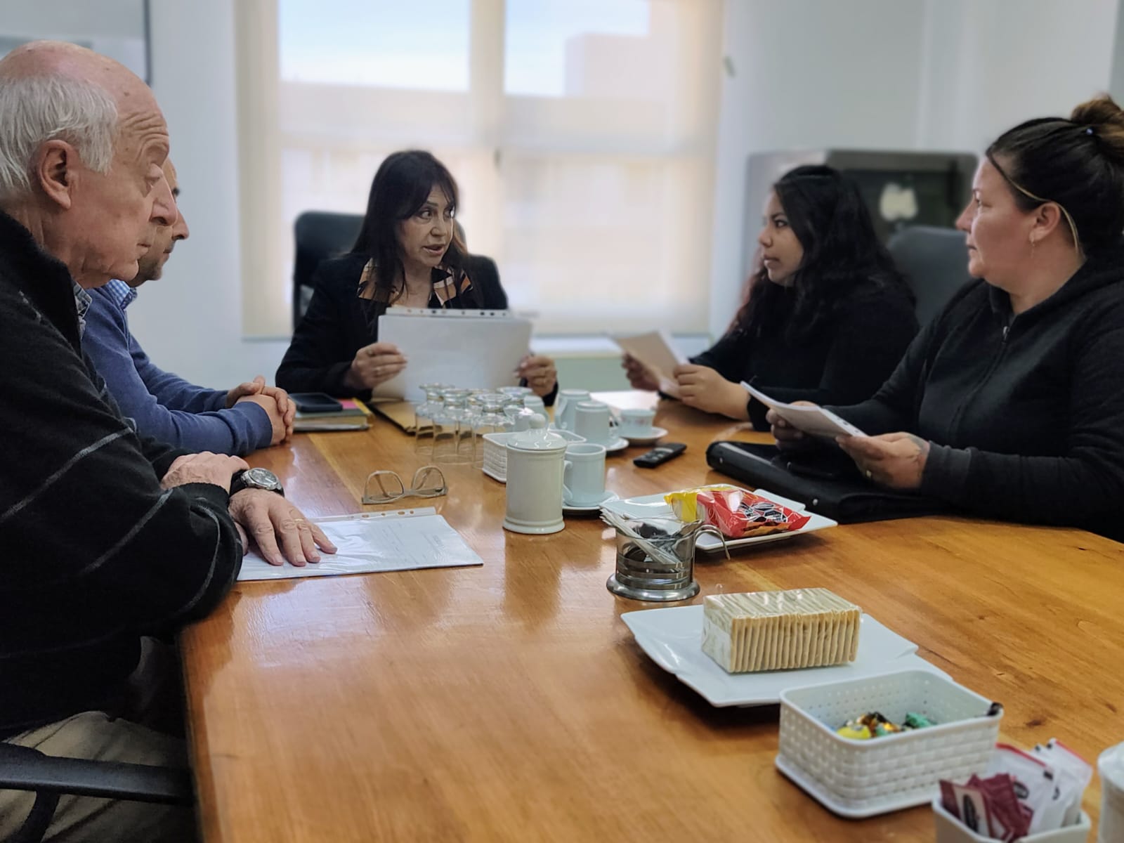 Reunión con autoridades del barrio Presidente Perón