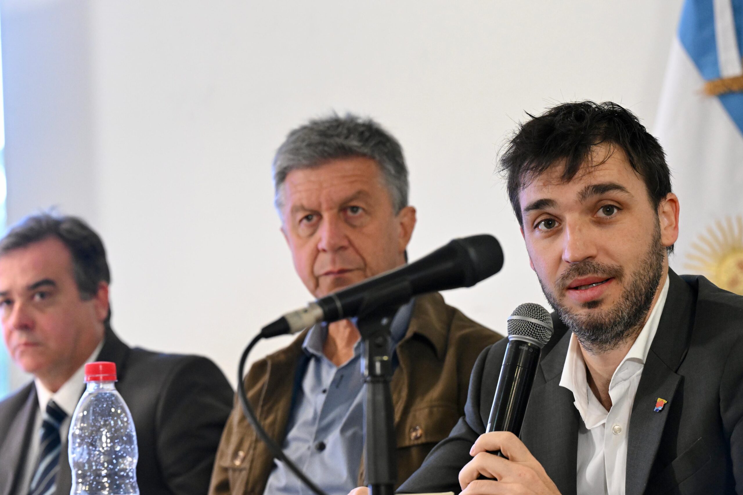 Torres anunció la eliminación de 168 cargos políticos y un nuevo esquema de ingreso a los tres Poderes del Estado