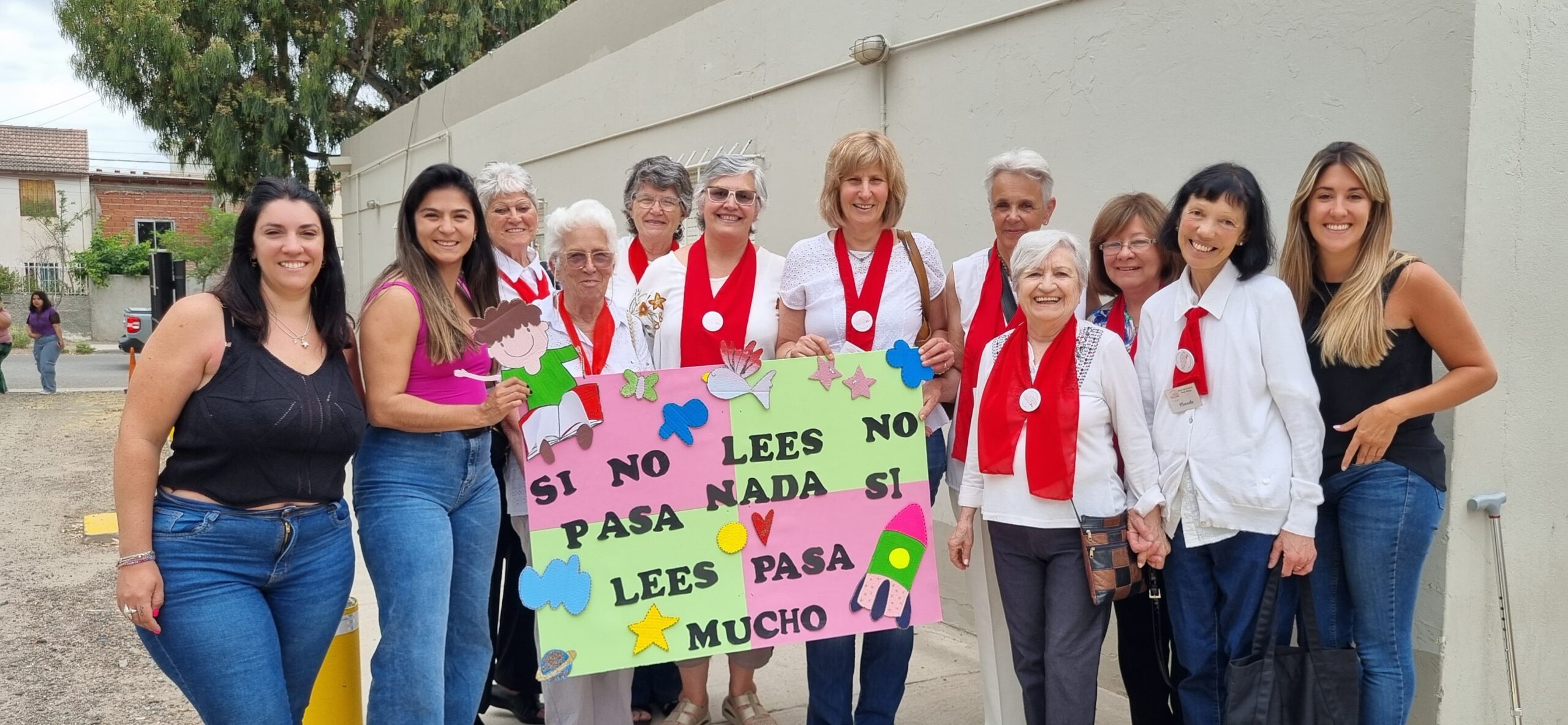Las “Abuelas lee Cuentos” fueron distinguidas