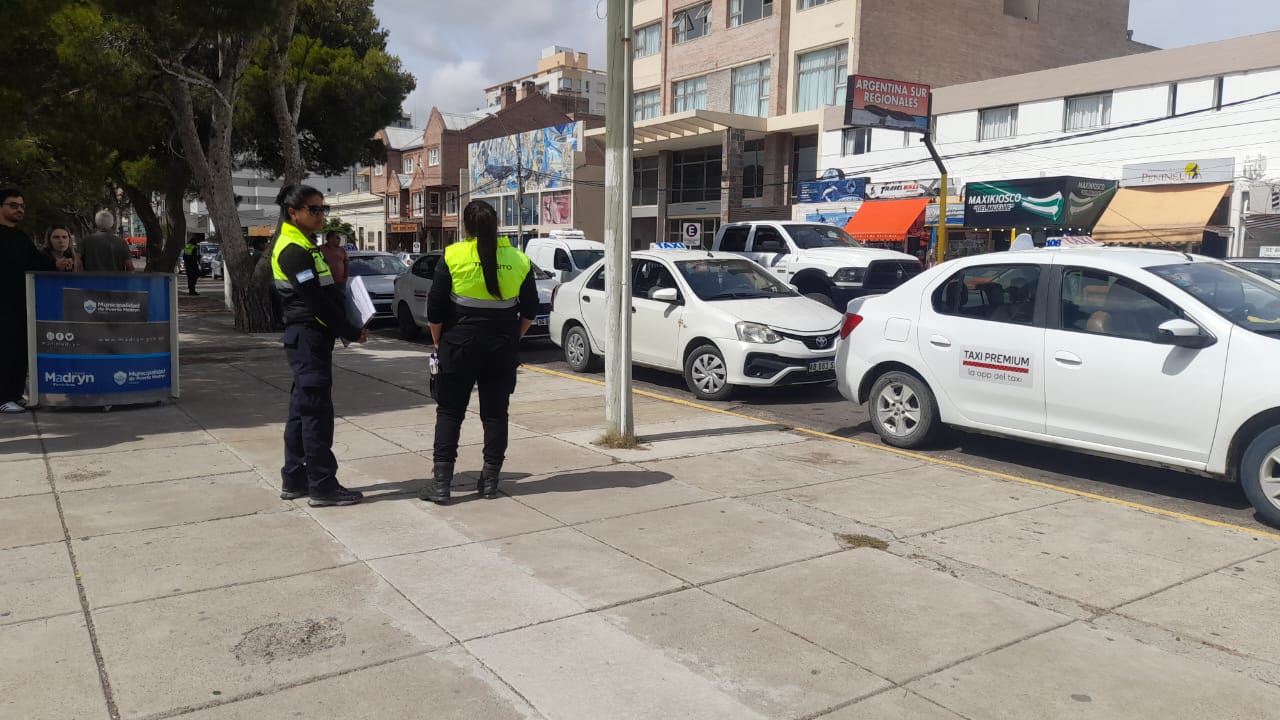 Taxista con alcoholemia positiva fue sorprendido en la parada de cruceros