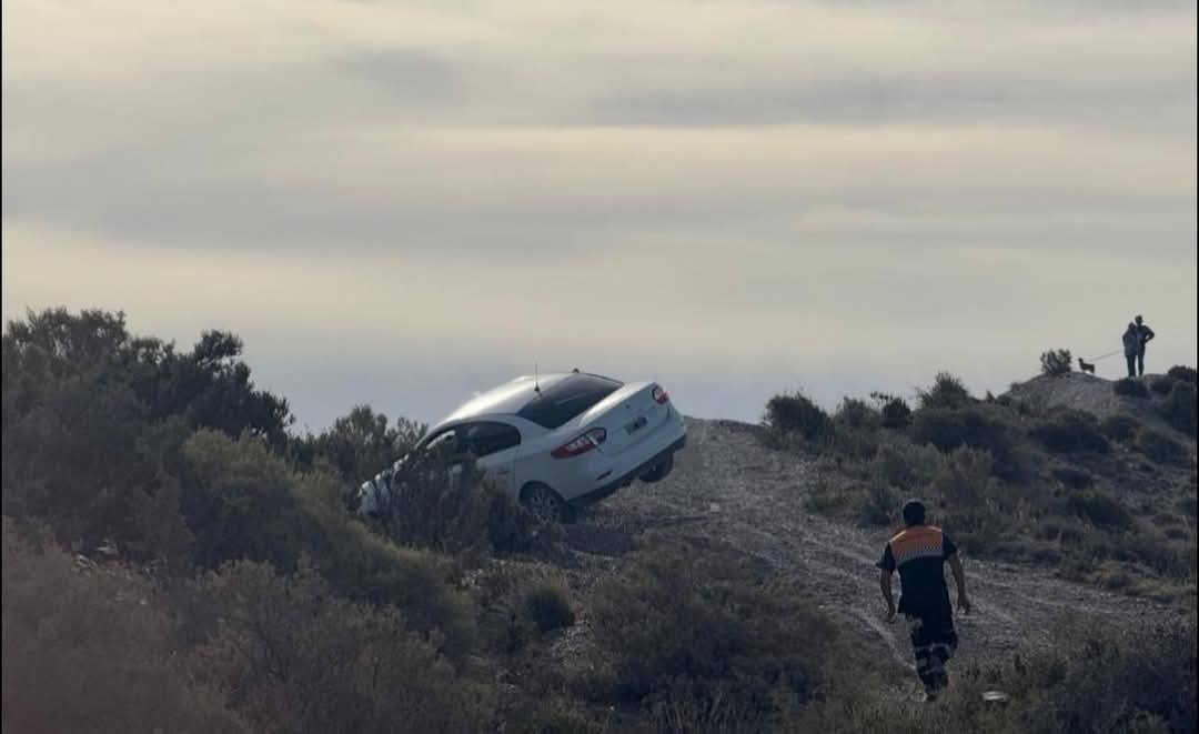 Conductor ebrio quedó atrapado al intentar evadir control en Playa Paraná
