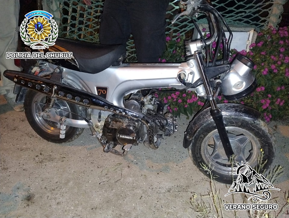 Recuperan una moto robada tras el aviso de una vecina