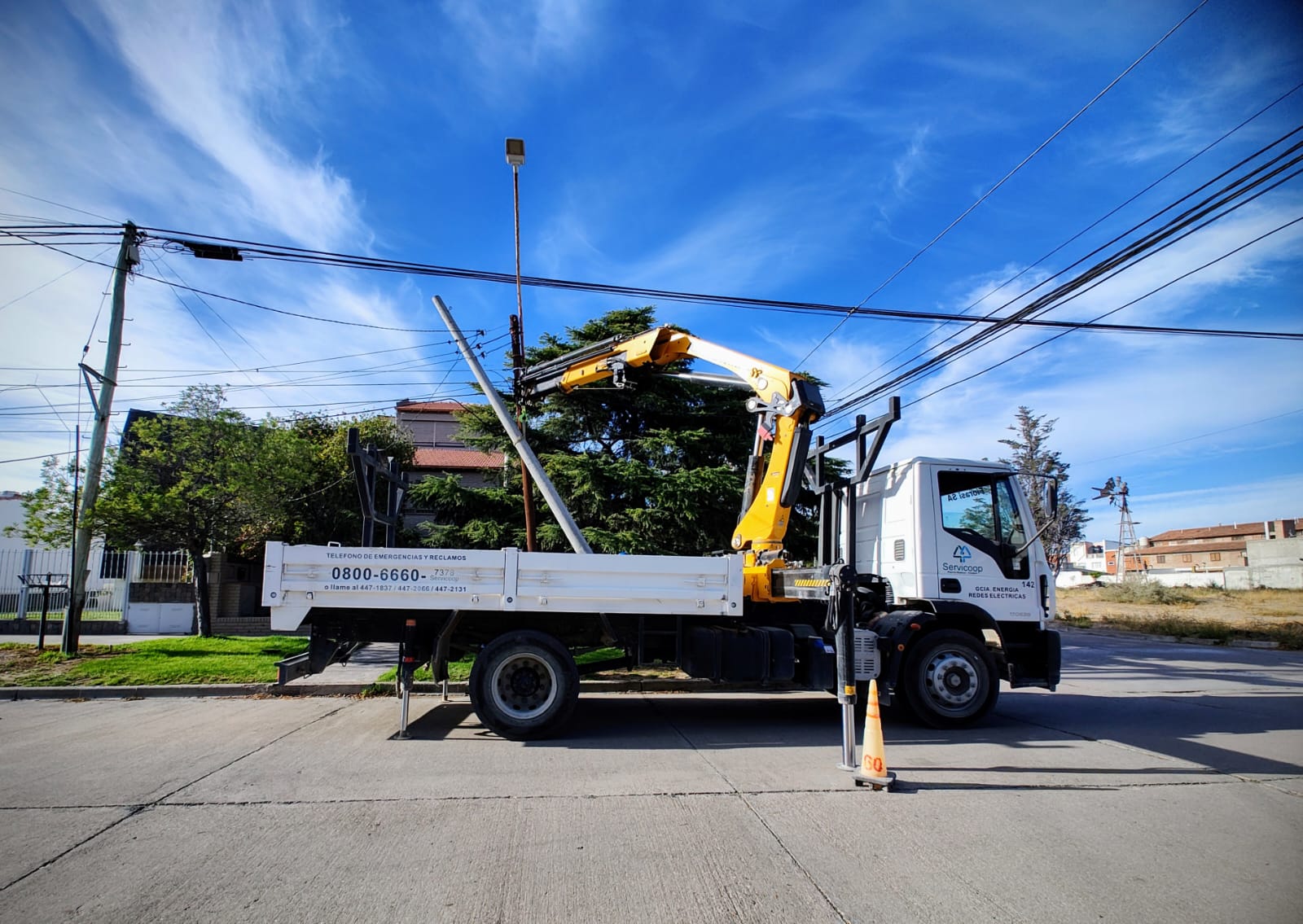 Servicoop avanza con la modernización de la red eléctrica en la zona sur