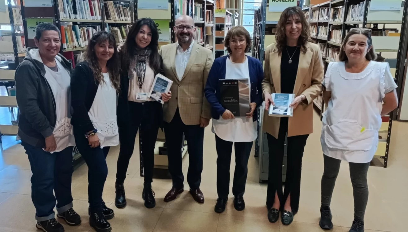 Aluar donó a la biblioteca Agustín Álvarez un scanner de alta tecnología para digitalizar documentos históricos