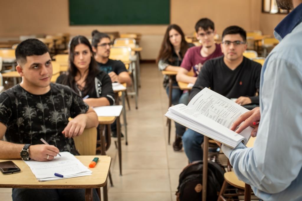 PAE abre la convocatoria 2025 para su Programa de Becas Universitarias