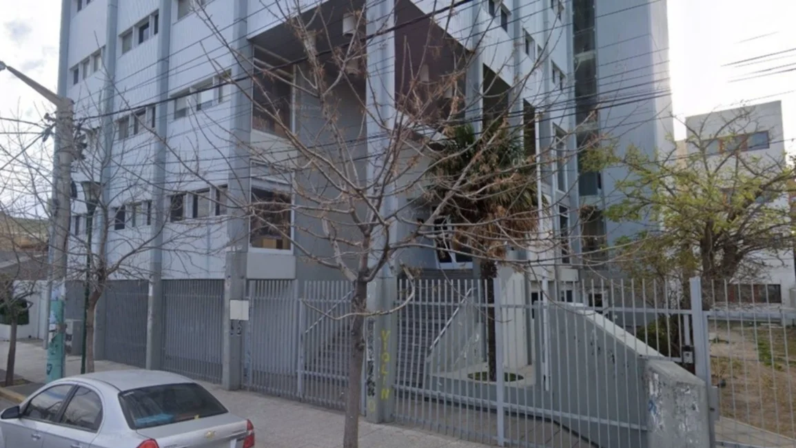 Tres años en suspenso para un profesor de Braille por abusar de dos alumnas