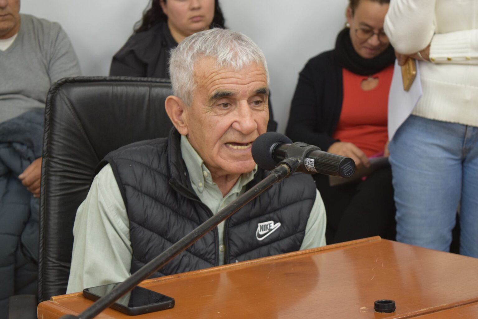 Adultos Mayores reclamaron en el Concejo por la falta de ambulancias para afiliados de PAMI