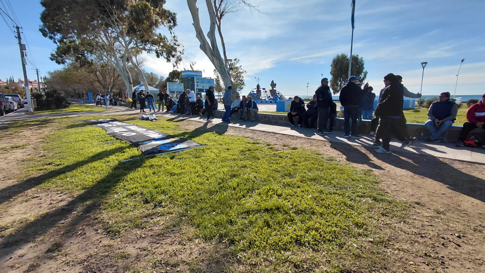 Marineros de Madryn protestan por la falta de trabajo y apoyo sindical