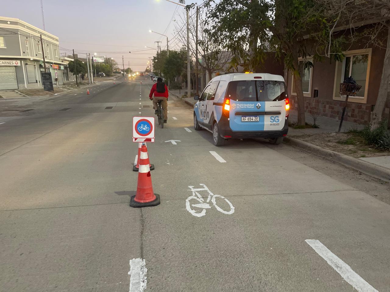 El Municipio prueba una ciclovía en la calle Bouchard