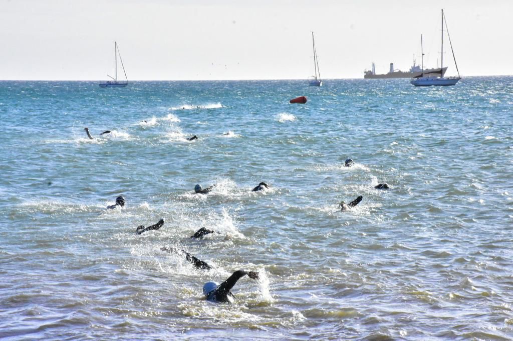 Madryn lanza su primer curso gratuito de seguridad acuática y rescate para nadadores de aguas abiertas