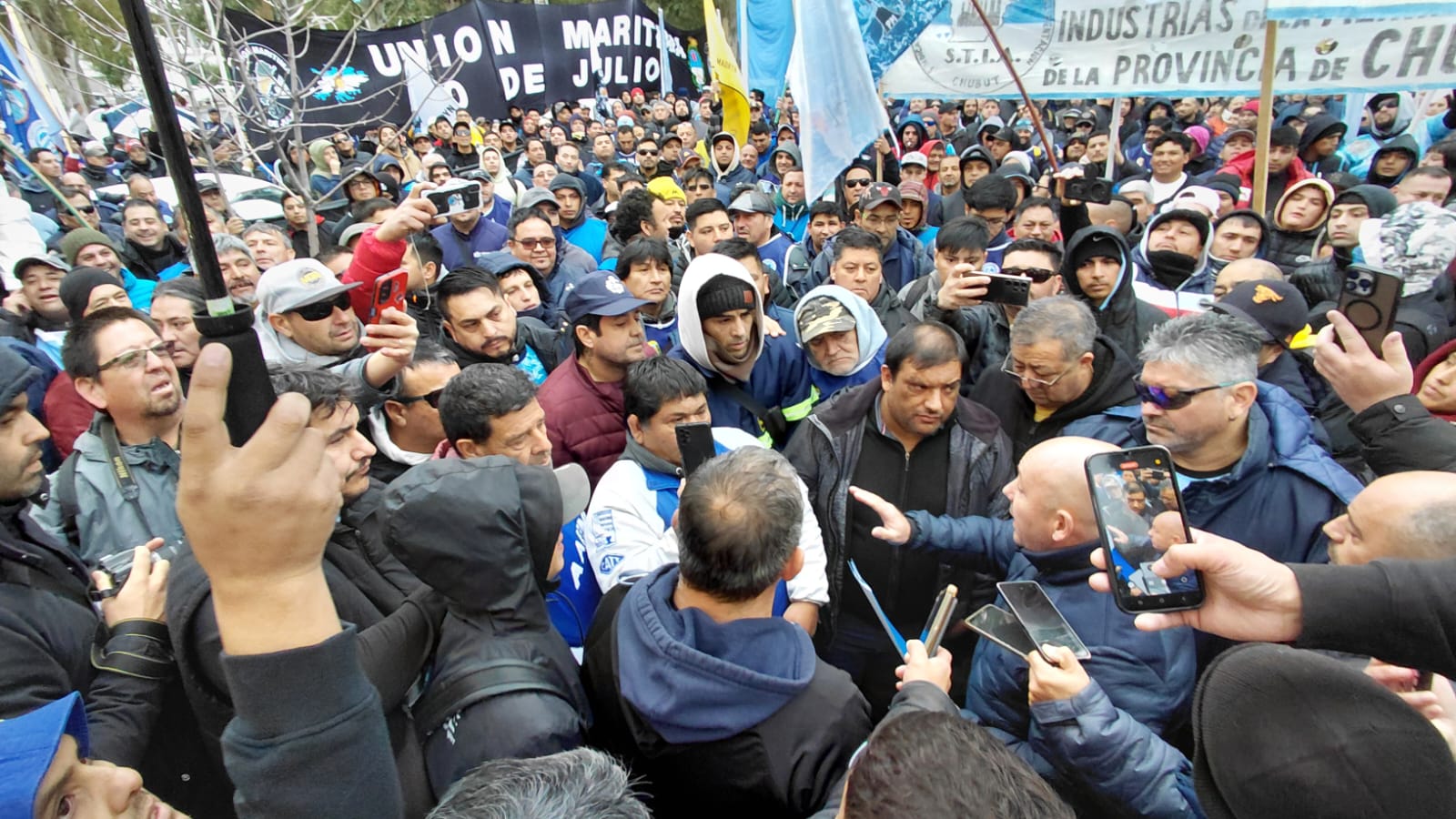 Gustavo Sastre propone una mesa de diálogo ante la crisis pesquera y advierte por el impacto social