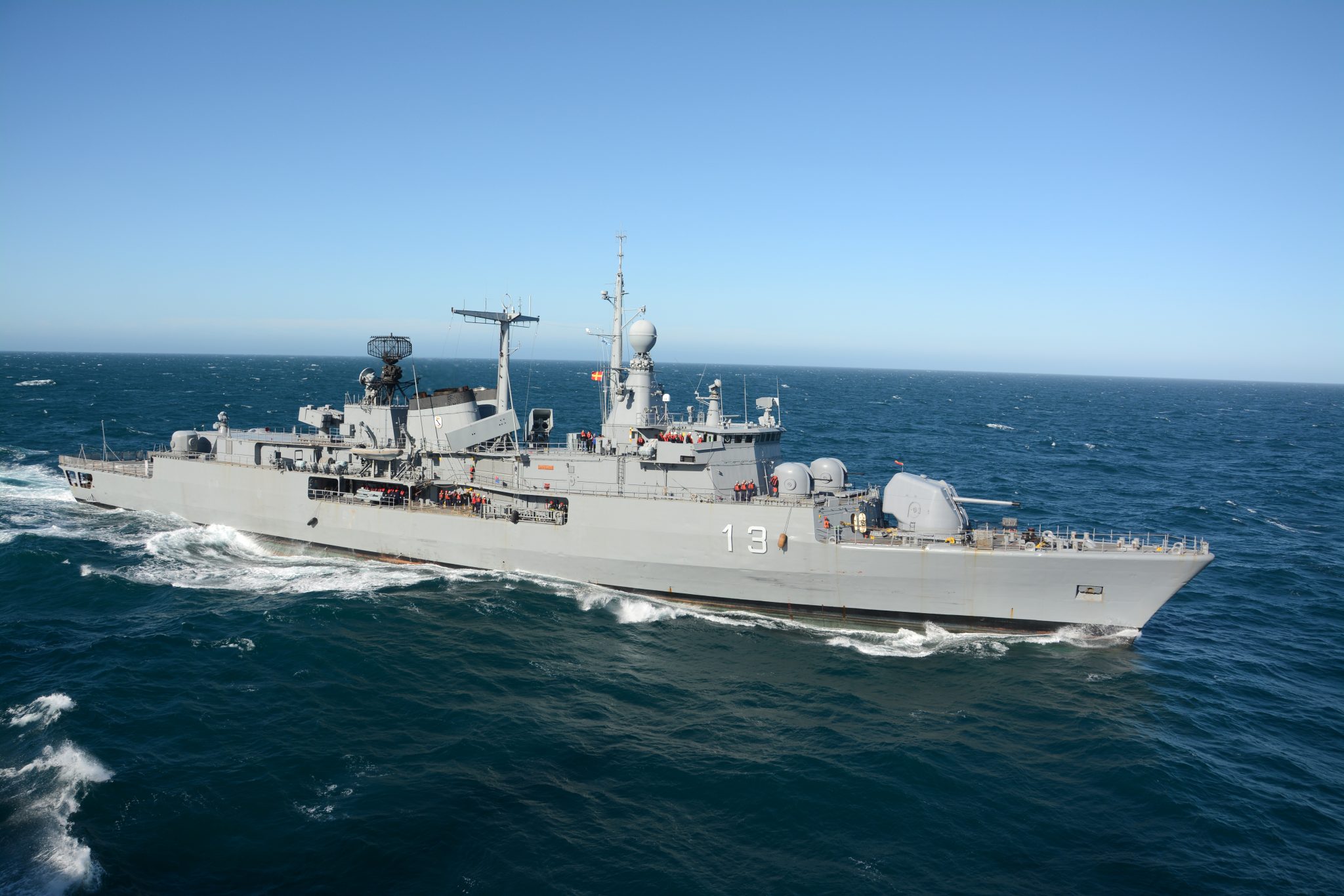 Tres buques de la Armada Argentina arriban a Puerto Madryn para los actos del 25 de Mayo